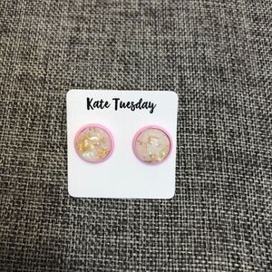 5/$20 gold flecks with pink round stud‎ earrings